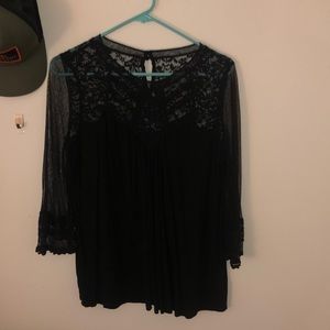 Black 3/4 lace sleeve shirt